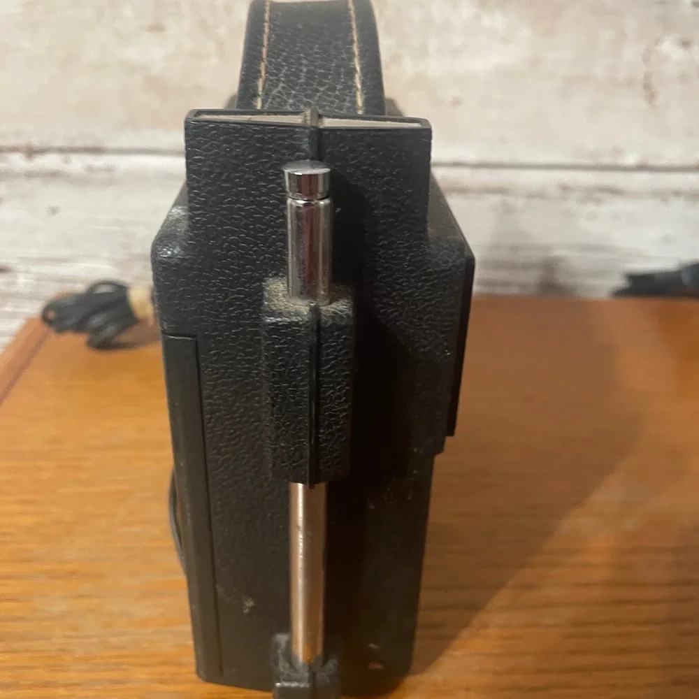 VINTAGE GE AM/FM RADIO - Picture 2 of 6